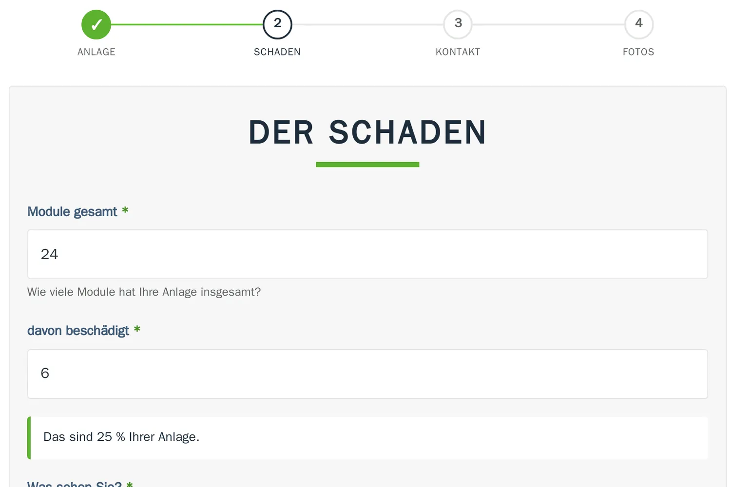 Schadensmeldung im Browser: Fortschrittsleiste mit vier Schritten, Schritt zwei ausgefüllt, darunter der Hinweis „Das sind 25 % Ihrer Anlage“.